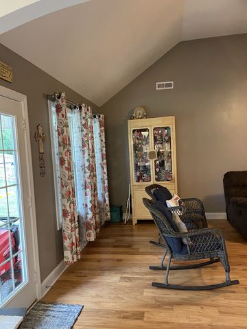 85 Good Hope Cemetery Rd, Oak Grove, KY 42262