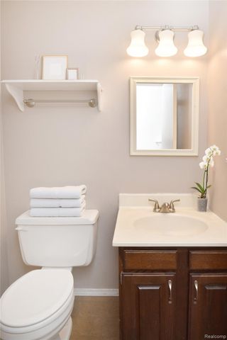 5596 Beauchamp Place, West Bloomfield Charter Township, MI 48322