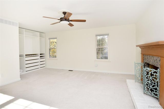 5596 Beauchamp Place, West Bloomfield Charter Township, MI 48322