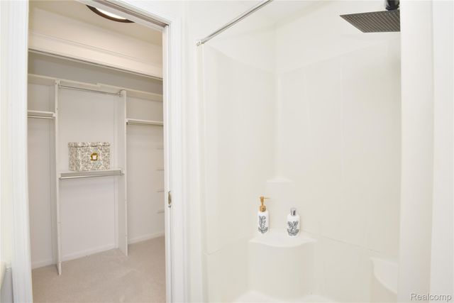 5596 Beauchamp Place, West Bloomfield Charter Township, MI 48322