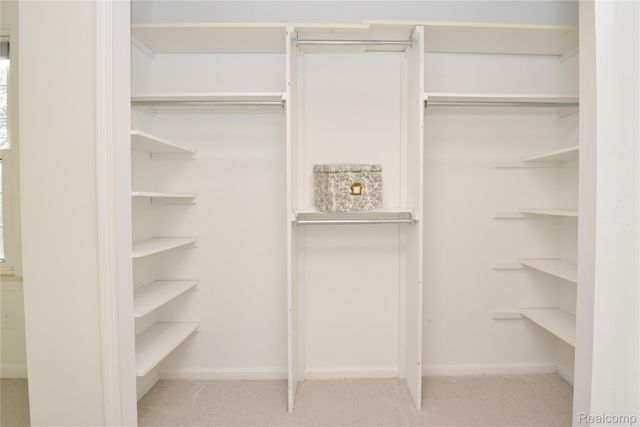 5596 Beauchamp Place, West Bloomfield Charter Township, MI 48322