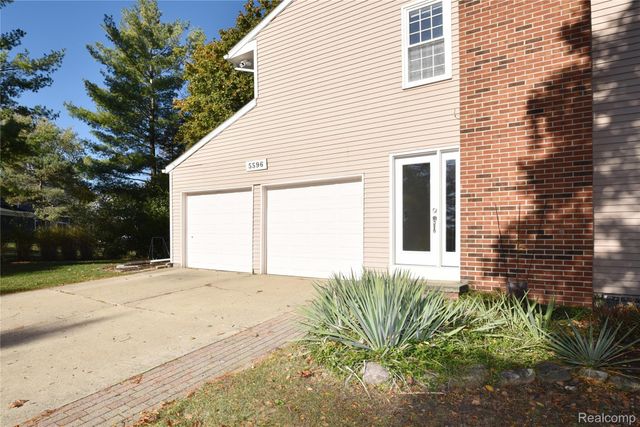 5596 Beauchamp Place, West Bloomfield Charter Township, MI 48322