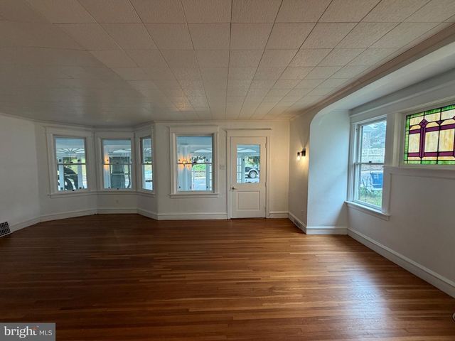 140 E WALNUT ST, Sellersville, PA 18960