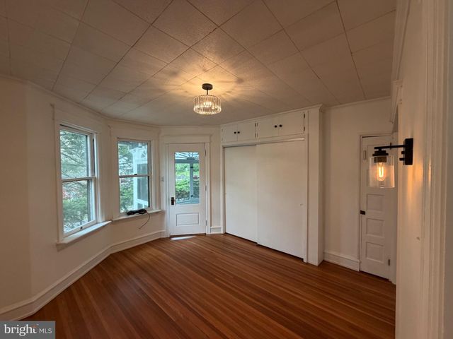 140 E WALNUT ST, Sellersville, PA 18960