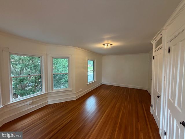 140 E WALNUT ST, Sellersville, PA 18960