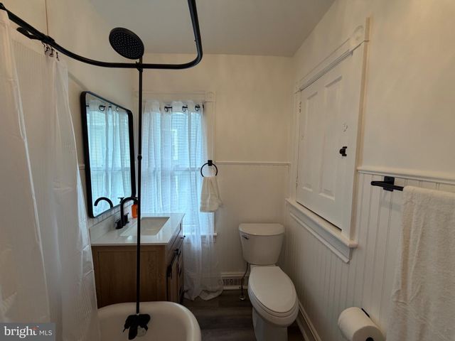 140 E WALNUT ST, Sellersville, PA 18960