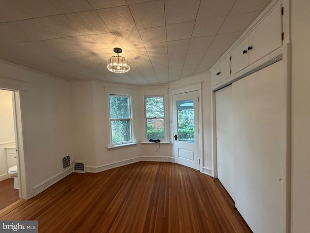 140 E WALNUT ST, Sellersville, PA 18960