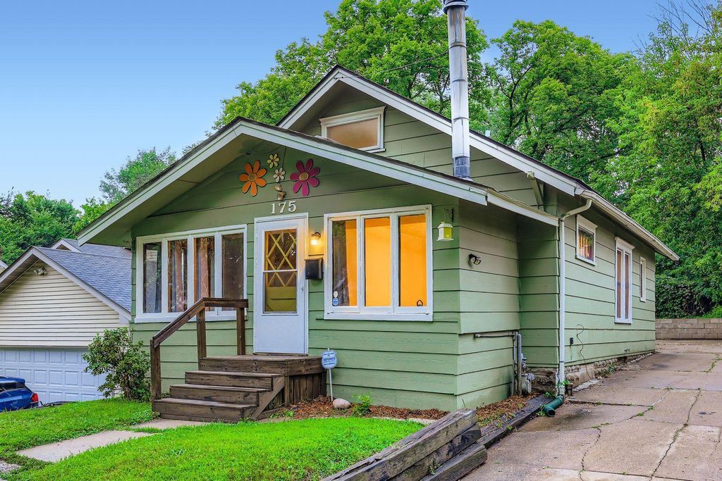 175 Wyoming Street E, Saint Paul, MN 55107