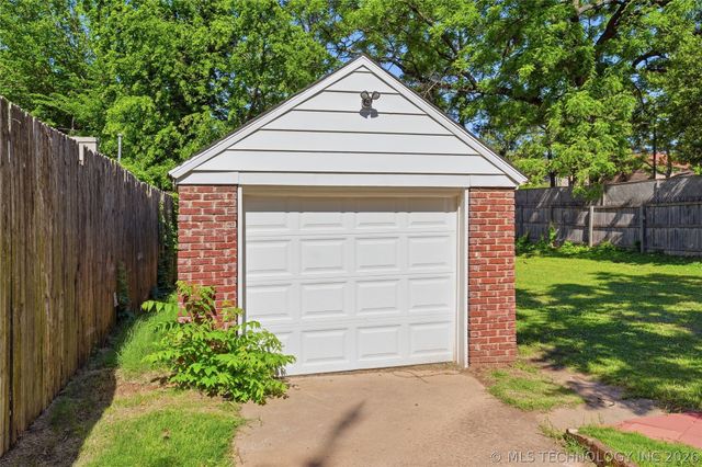 1628 S Victor Avenue, Tulsa, OK 74104