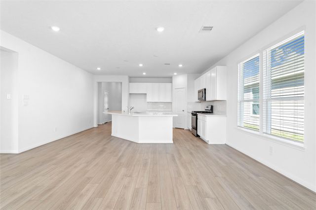 1423 Grand Olympia Drive, Fresno, TX 77545
