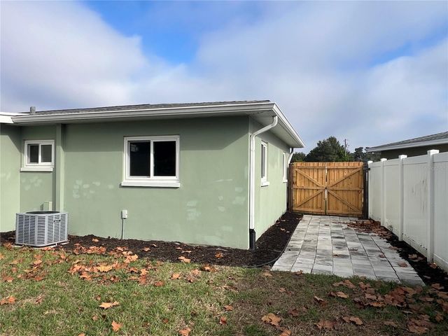 5398 27TH AVENUE N, St Petersburg, FL 33710