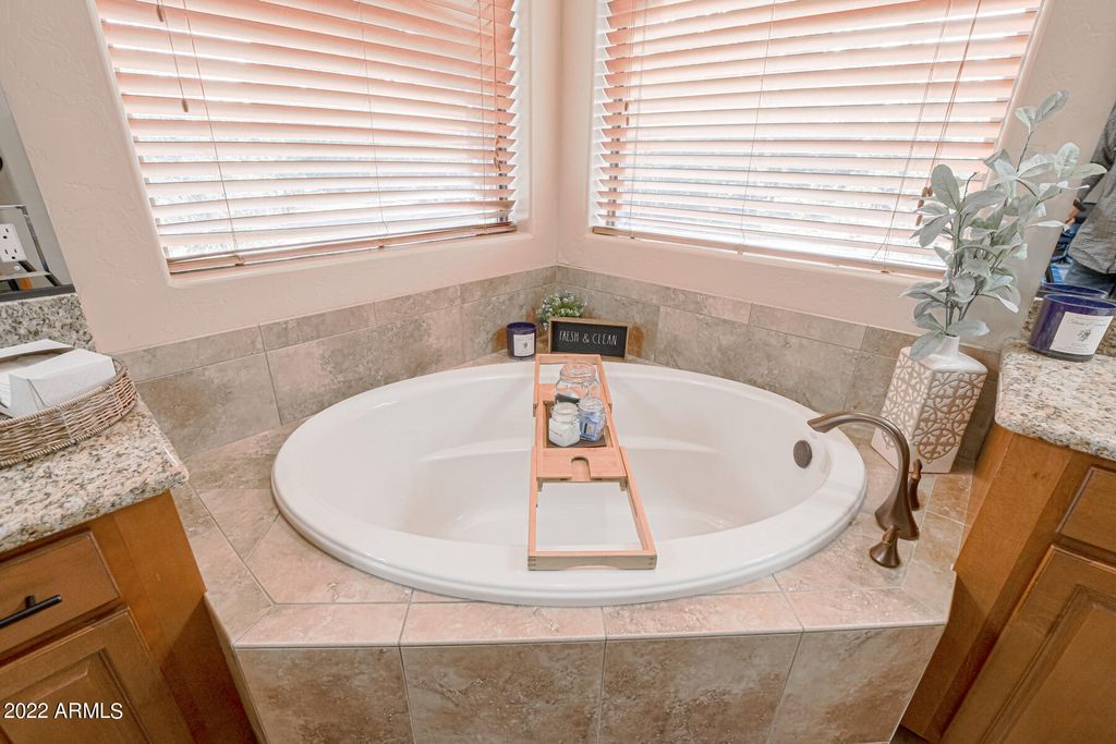 Image 36 of property listing at 1761 S Alder Leaf Lane, Show Low, AZ 85901