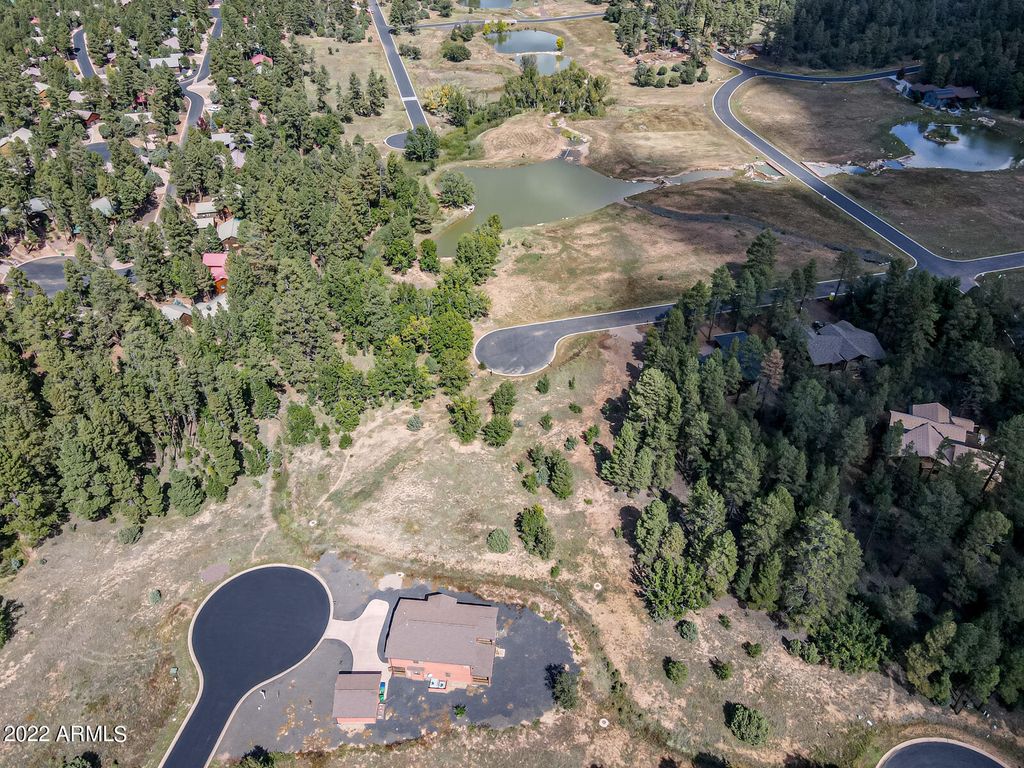 Image 50 of property listing at 1761 S Alder Leaf Lane, Show Low, AZ 85901