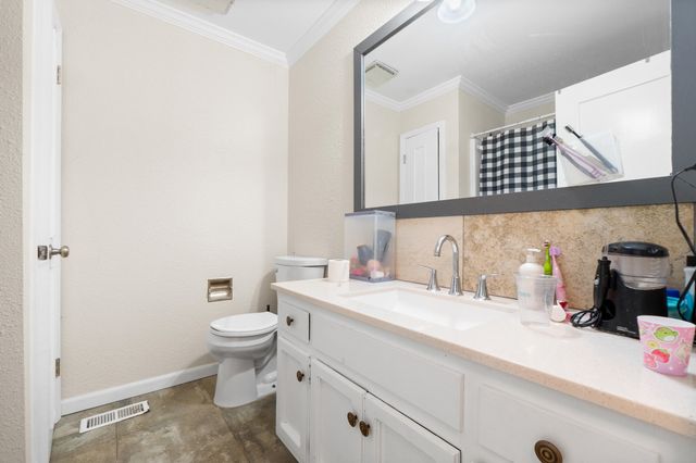 211 Lakeview Drive SE, Dalton, GA 30721