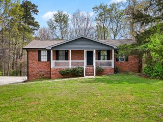 211 Lakeview Drive SE, Dalton, GA 30721