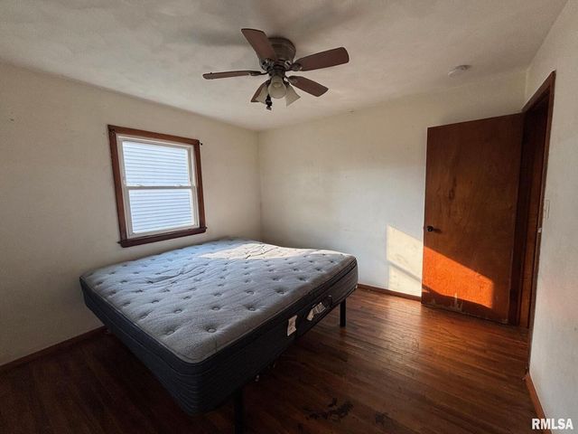 16806 10TH Avenue N, East Moline, IL 61244