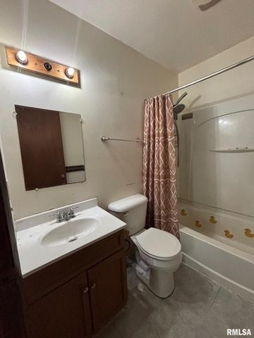 16806 10TH Avenue N, East Moline, IL 61244