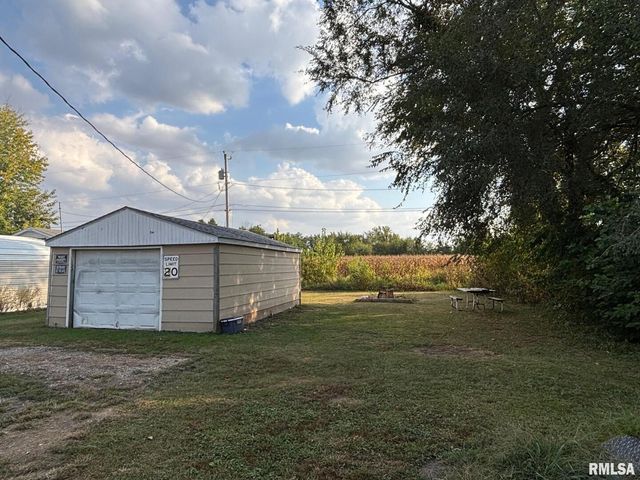 16806 10TH Avenue N, East Moline, IL 61244