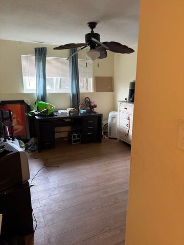 7 Lancelot Court 8, Salem, NH 03079