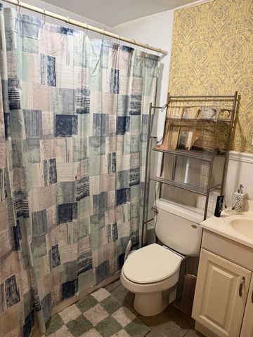 7 Lancelot Court 8, Salem, NH 03079