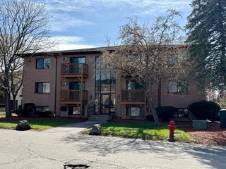 7 Lancelot Court 8, Salem, NH 03079
