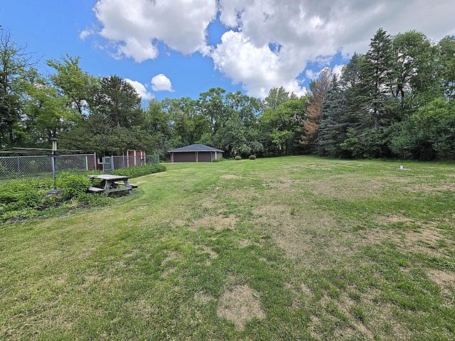 N92W29368 Center Oak ROAD, Hartland, WI 53029