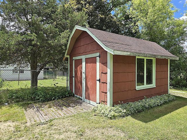 N92W29368 Center Oak ROAD, Hartland, WI 53029