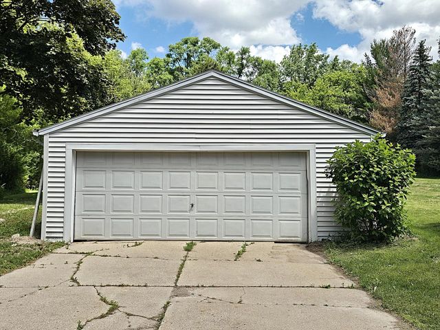 N92W29368 Center Oak ROAD, Hartland, WI 53029