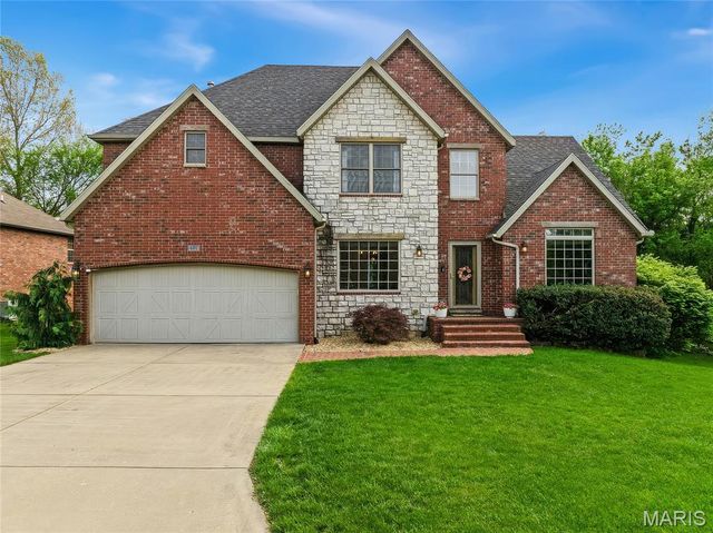 2116 E Hawkins Court, Ozark, MO 65721