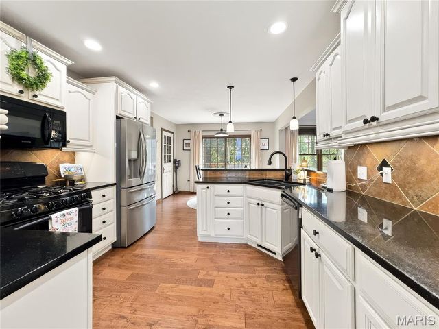 2116 E Hawkins Court, Ozark, MO 65721