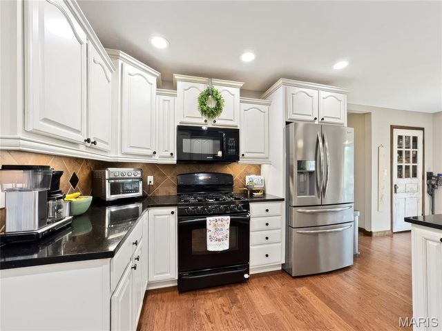2116 E Hawkins Court, Ozark, MO 65721