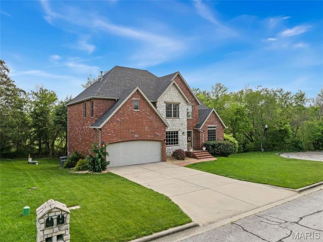 2116 E Hawkins Court, Ozark, MO 65721