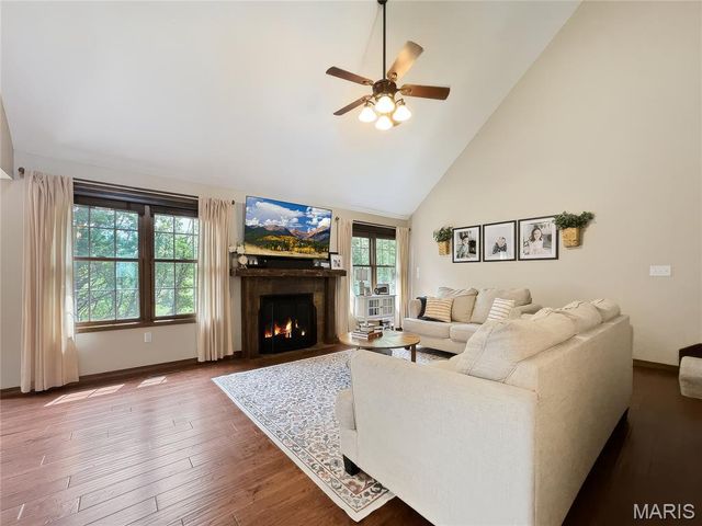 2116 E Hawkins Court, Ozark, MO 65721