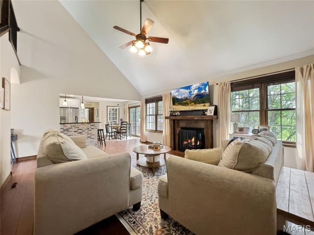 2116 E Hawkins Court, Ozark, MO 65721