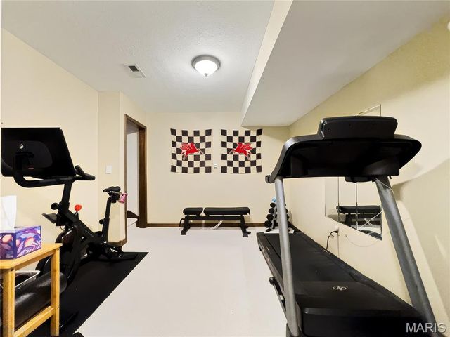 2116 E Hawkins Court, Ozark, MO 65721
