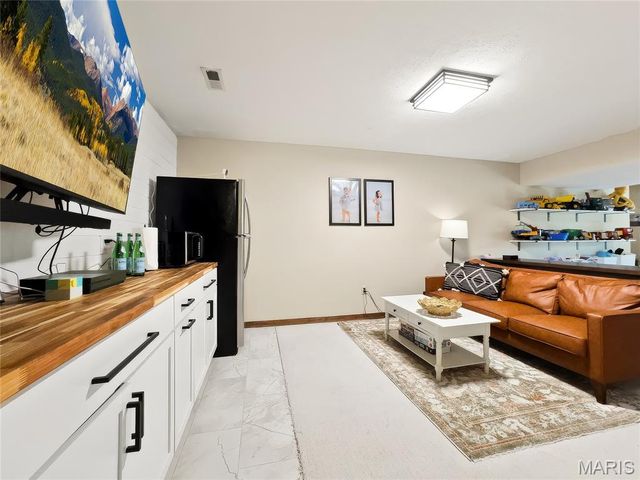 2116 E Hawkins Court, Ozark, MO 65721