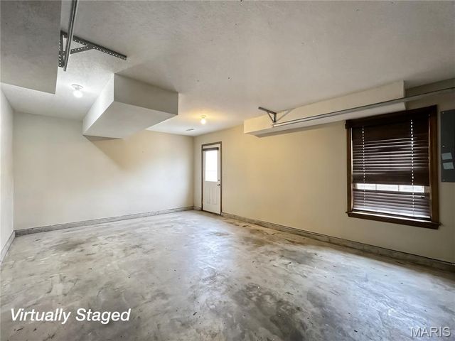 2116 E Hawkins Court, Ozark, MO 65721