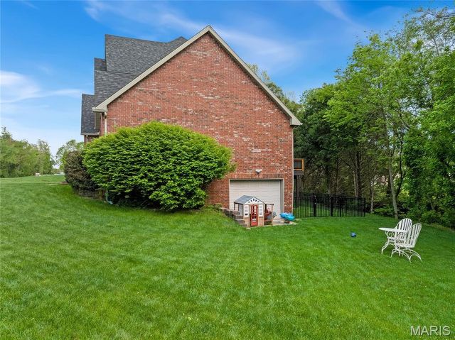 2116 E Hawkins Court, Ozark, MO 65721