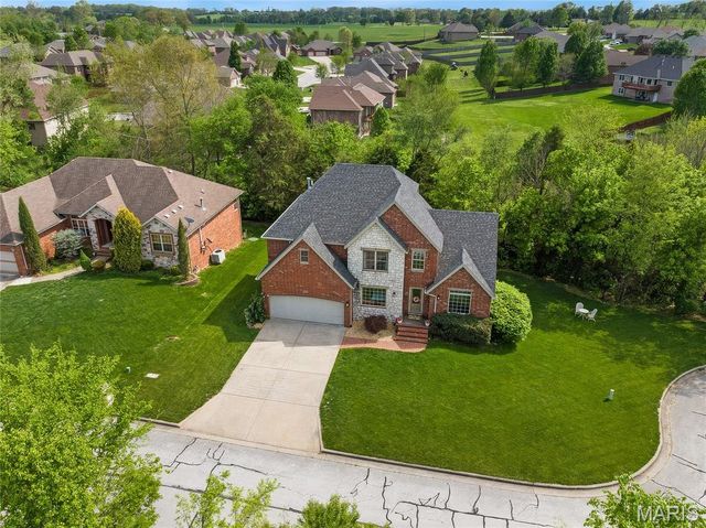 2116 E Hawkins Court, Ozark, MO 65721