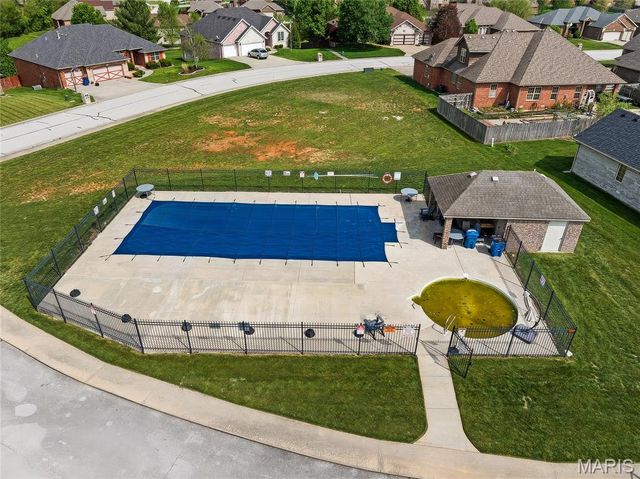 2116 E Hawkins Court, Ozark, MO 65721