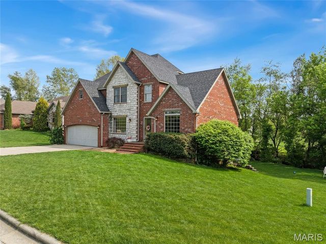 2116 E Hawkins Court, Ozark, MO 65721