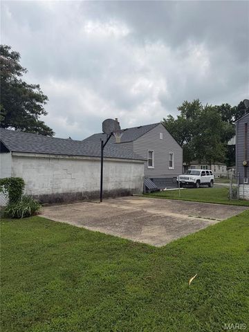 2541 Center Street, Granite City, IL 62040
