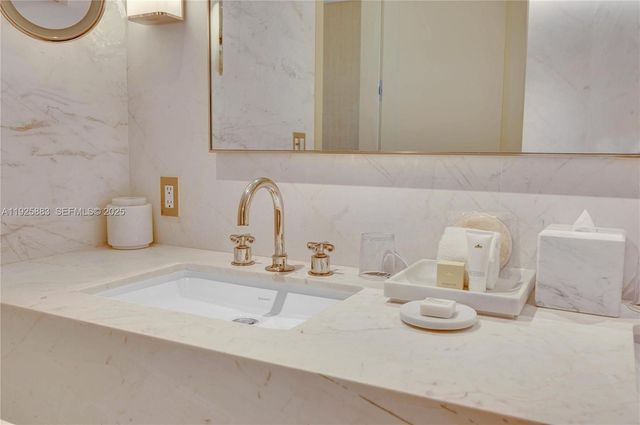 9111 Collins Ave N-914, Surfside, FL 33154