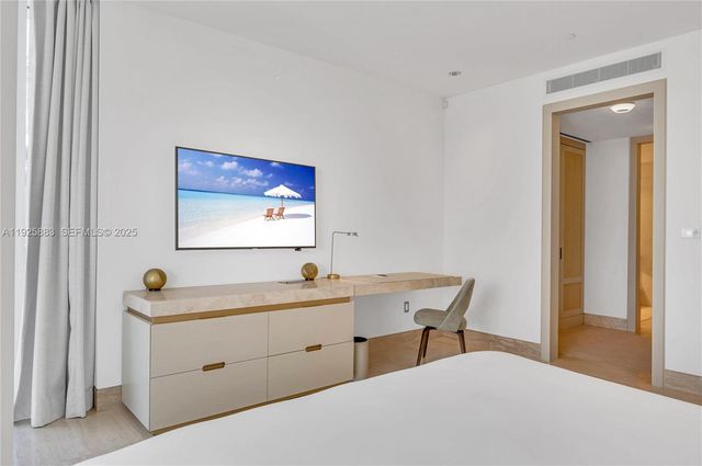 9111 Collins Ave N-914, Surfside, FL 33154