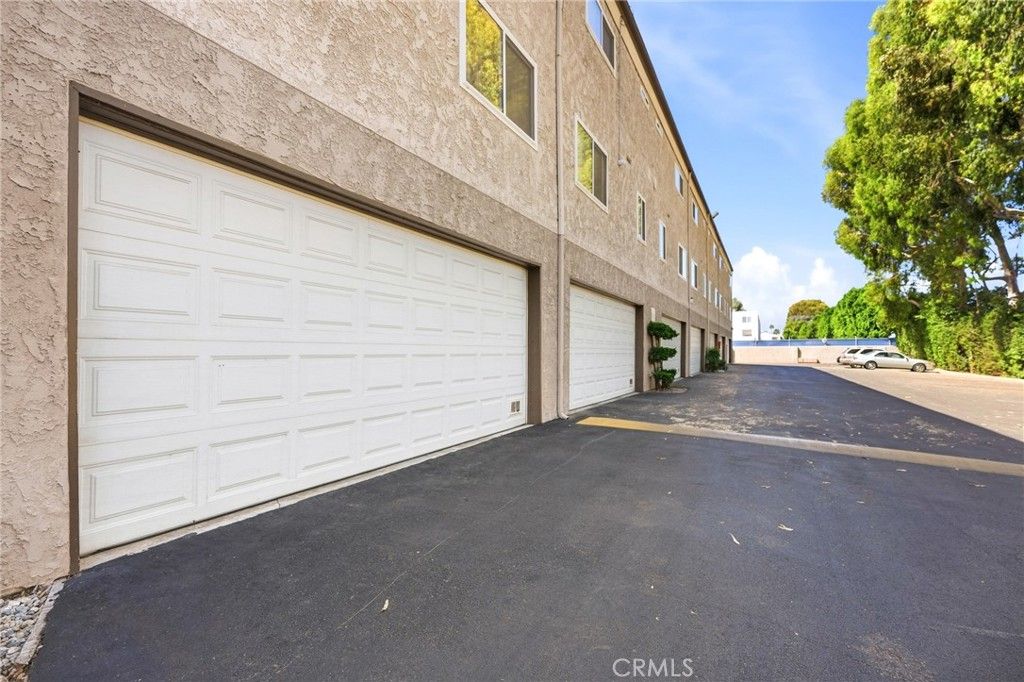 18333 Hatteras Street 56, Tarzana, CA 91356 — photo 3
