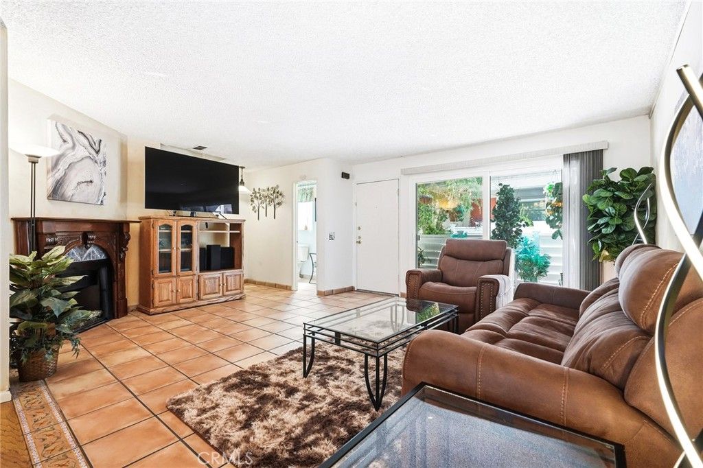 18333 Hatteras Street 56, Tarzana, CA 91356 — photo 4