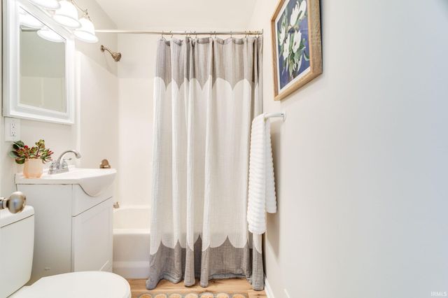 4606 Meadow Lane, South Bend, IN 46619
