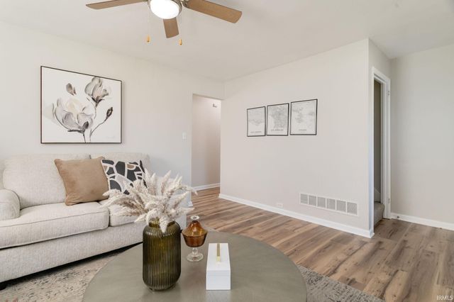 4606 Meadow Lane, South Bend, IN 46619