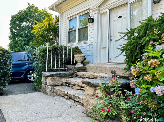 5 Hundley Court 1D, Stamford, CT 06902