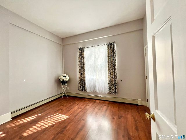 5 Hundley Court 1D, Stamford, CT 06902